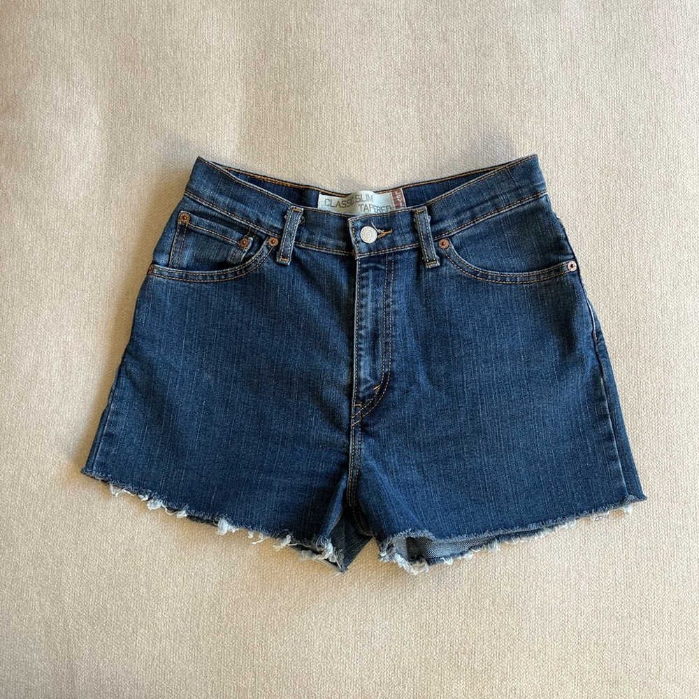 Levi’s Classic Slim Tapered Shorts